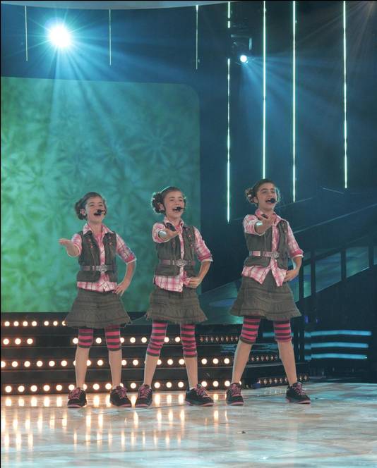 2007: 11 jaar. Aurélie nam in 2007 samen met haar zusjes deel aan Junior Eurosong. Tot 2012 traden ze samen op als De Dalton Sisters.