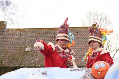 Waar is het onderstel voor de carnavalswagen gebleven? ‘Zonder kar kunnen we niet bouwen’