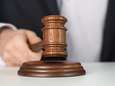 “Heb je je benen dichtgedaan?”: rechter onder vuur na brute ondervraging van slachtoffer verkrachting