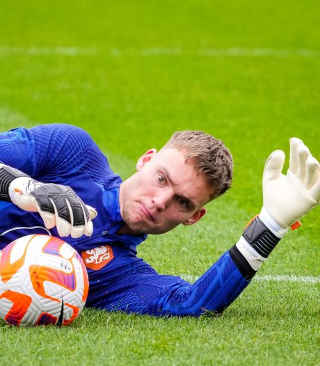 Coup dur pour Bart Verbruggen: malade, le gardien d’Anderlecht quitte la sélection néerlandaise