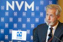 NVM-voorzitter Onno Hoes en voorzitter vakgroep Wonen licht de verkoopcijfers van woningen toe van het tweede kwartaal van 2021.