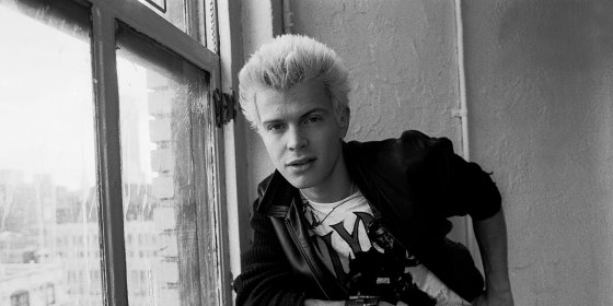 ‘Dancing with Myself’ van Billy Idol, een stiekeme ode aan narcistische Japanners