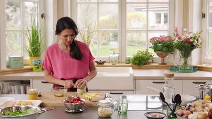 137. Ketchup à la Bekkari & kleurrijke visbrochette met erwtenpasta en spinazie-pesto