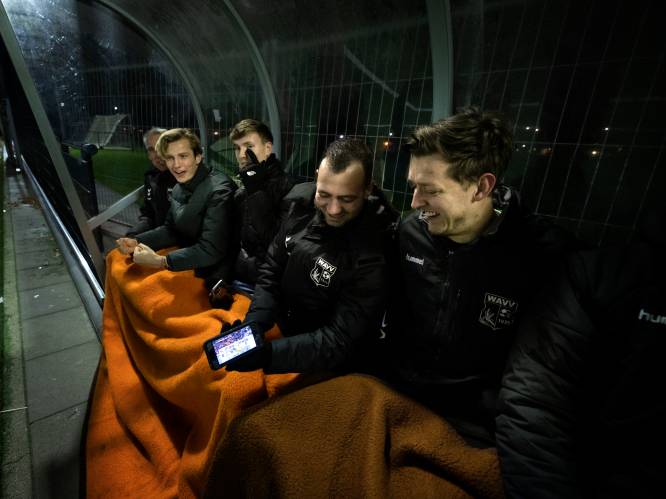 De amateurs van SV De Braak moesten voetballen tijdens de wedstrijd van Oranje: ‘De knop moet om’