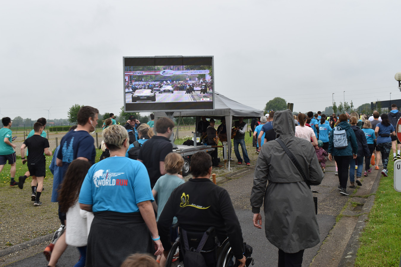 Lopen voor de mensen die het niet meer kunnen Wings for Life World Run brengt ruim 250 mensen