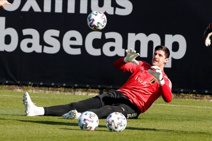 Courtois op training.