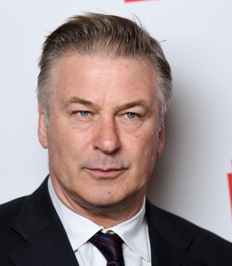 Baldwin aangeklaagd om ‘roekeloos’ gedrag op filmset: ‘Hij speelde Russische roulette’