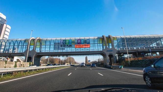 Glas uit Mandelabrug getakeld: A12 deze week ‘s nachts deels dicht