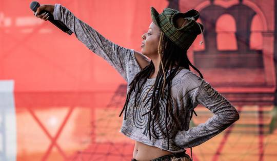 Camille Yembe verovert Les Nuits Botanique en kijkt al naar Dour en Pukkelpop: ‘Het is surreëel wat mij overkomt’
