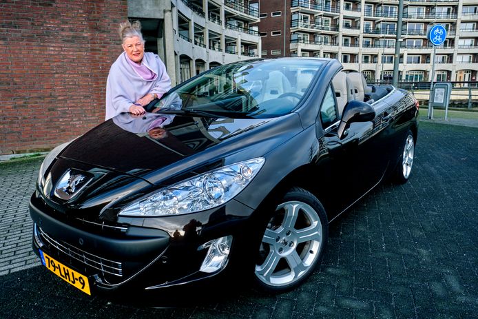Yvonne en haar droomauto.