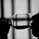 Nederlanders drinken minder wijn of kopen over de grens