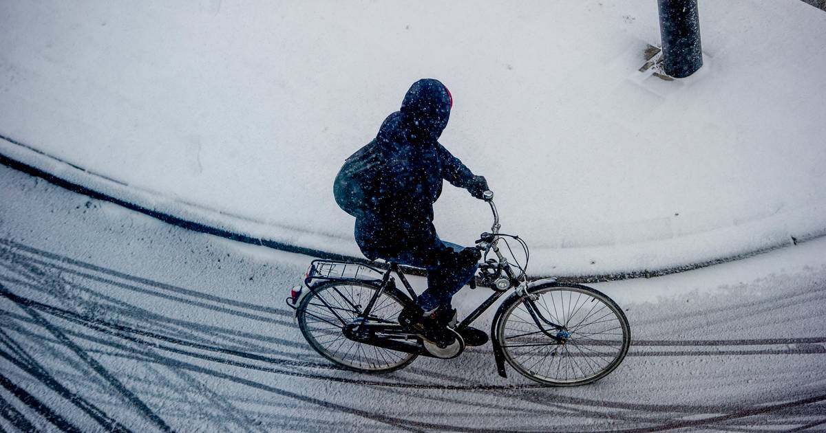 Winterband in bij glibberende e-bike-fietsers | Binnenland | AD.nl