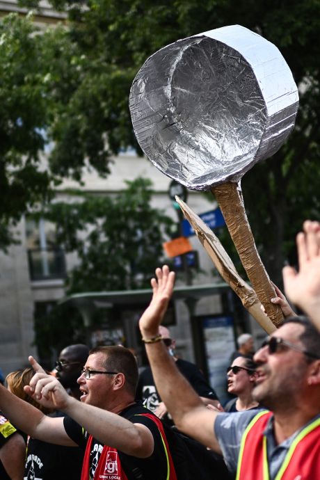 “Plus de 900.000” manifestants contre la réforme des retraites en France selon la CGT, “281.000” d’après les autorités