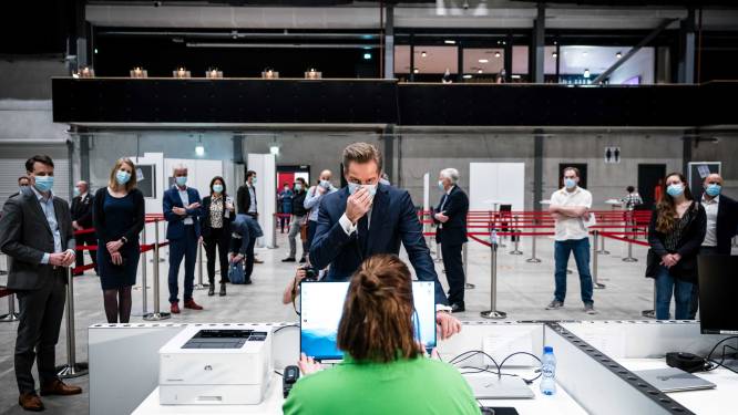 Nederland stopt tijdelijk met AstraZeneca-vaccin bij mensen onder de 60 jaar