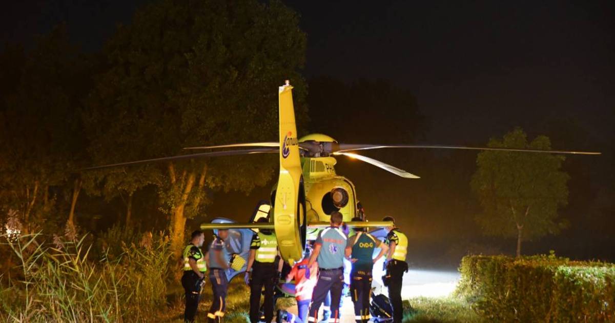 Niet twee, maar vier fietsers botsten op elkaar bij Oostkapelle, twee raakten ernstig gewond