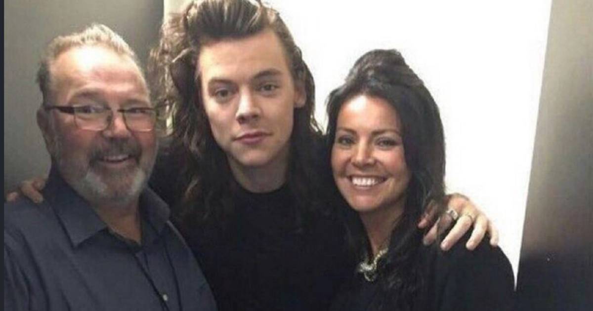 Harry Styles Stiefvader Overleden Op 57 Jarige Leeftijd Joepie Hln Be