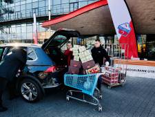 FC Utrecht ‘hamstert’ voor de voedselbanken: ‘Wij Utrechters moeten mekaar helpen’