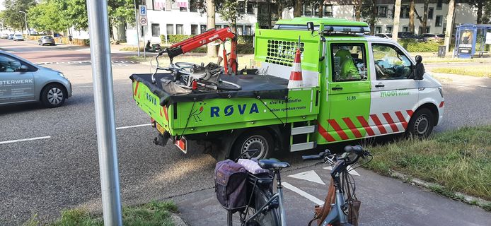 Botsing tussen fietser en ROVA-wagen in Zwolle: fiets thuis afgeleverd ...