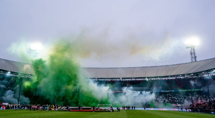 Maak avondeten Induceren Worden Ajax-fans ook niet welkom in de Kuip bij halve finale KNVB-beker: 'Uitfans  steeds makkelijker geweerd' | Nederlands voetbal | AD.nl