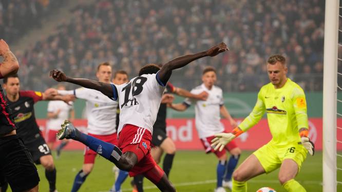 Mark Flekken bereikt Duitse bekerfinale en kan Freiburg eerste grote prijs bezorgen