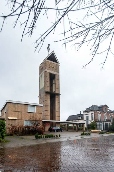 Sloop Parkstraatkerk in Velp voor woongebouw met jaar uitgesteld