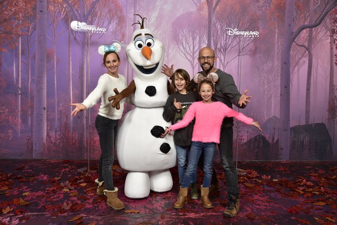 Staf Coppens viert vijfde huwelijksverjaardag met gezin in Disneyland Paris
