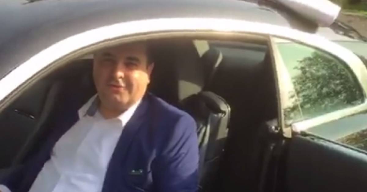 Jarige multimiljonair Azimi krijgt Rolls Royce cadeau | Show | AD.nl