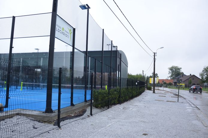 PTC Lochristi kiest resoluut voor padel en bant de tennissport op de site aan de Vierweegse in Zaffelare.