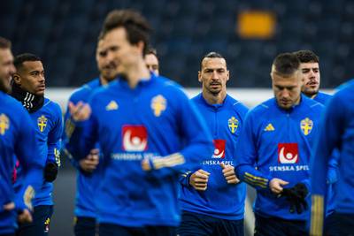 “Hij liet uitschijnen dat hij bom had”: man dringt stadion binnen tijdens training Duivels-opponent Zweden