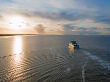 Besluit van veerdienst valt slecht op Ameland: ‘Kunt niet zomaar de halve dienstregeling schrappen’