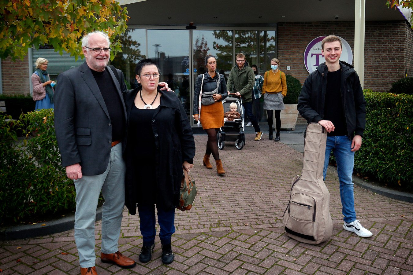 De Til Giessenburg Kerkdienst Hoe een evangelische gemeente in de polder uitgroeide tot landelijke