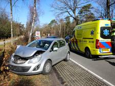 Twee gewonden na kop-staartbotsing in Wezep