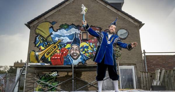 Prins Ricardo versiert zijn huis in Esch met graffiti
