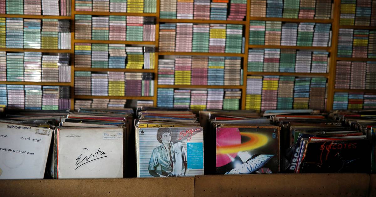 Internationale platen en cdbeurs in CC Zwaneberg HeistOpDenBerg