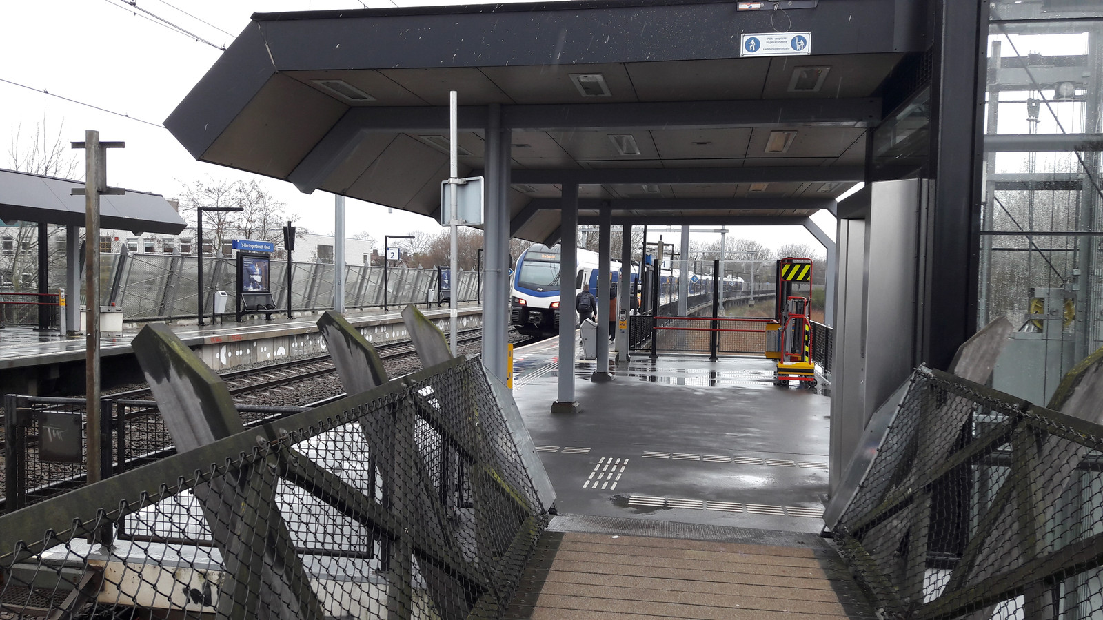 P En R Den Bosch Station ‘Daklozen, junks en overlastgevend tuig’ op station Den Bosch Oost
