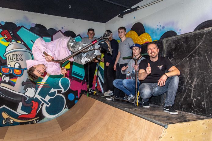 Schadelijk Neem een ​​bad Systematisch Skatewinkel Lux in Goes verhuist van de kade naar de drukke winkelstraat |  Bevelanden | pzc.nl