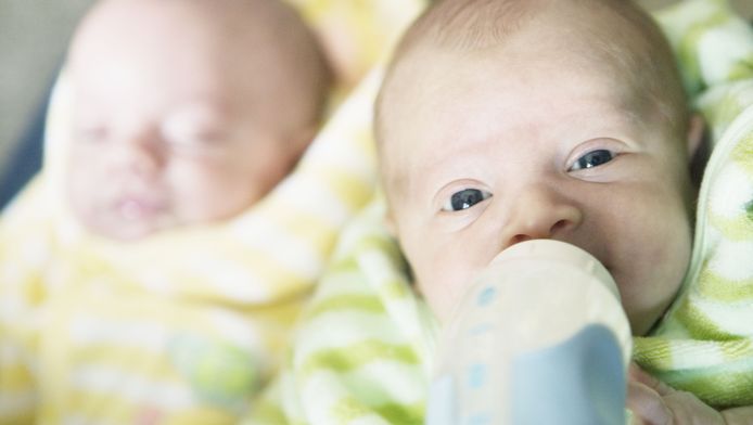 Wanhopige Vader Wil Zijn Baby Een Tattoo Geven Home Ad Nl