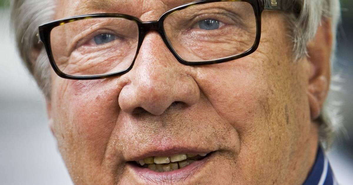 Piet Römer in besloten kring begraven op Zorgvlied