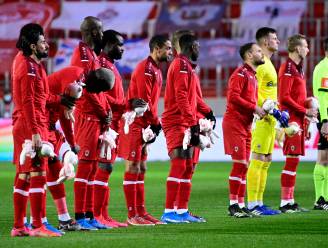 Spelers van Antwerp brengen eerbetoon aan Loes (7), het meisje dat overleed na tragisch ongeval in Schoten