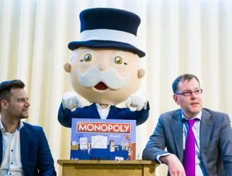 Komiek Arnout Van den Bossche stelt nieuwe Monopoly ‘met funfactor’ voor in Antwerpen