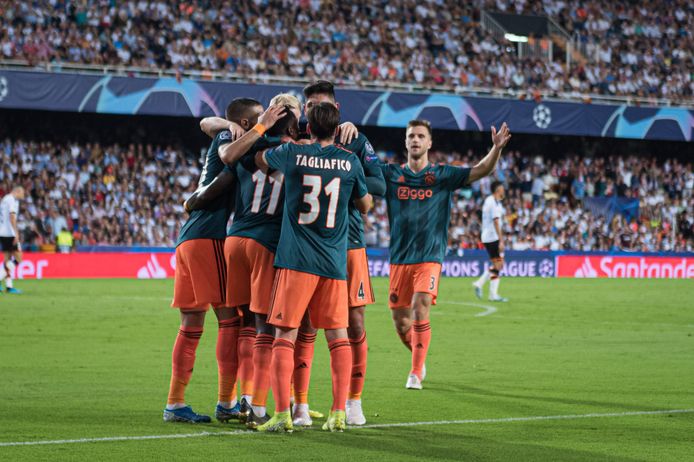 Ajax boekte op bezoek bij Valencia een indrukwekkende zege (0-3).