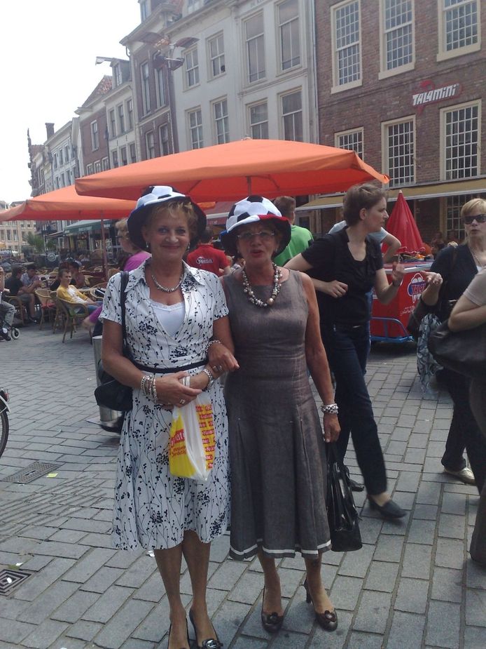 Die (EK)pet past ons allemaal... Zutphen destentor.nl