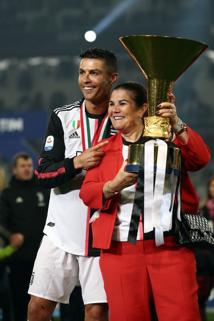 Cristiano Ronaldo en mama Dolores op archiefbeeld.