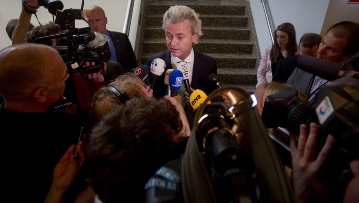 Geert Wilders staat de pers te woord. Beeld anp