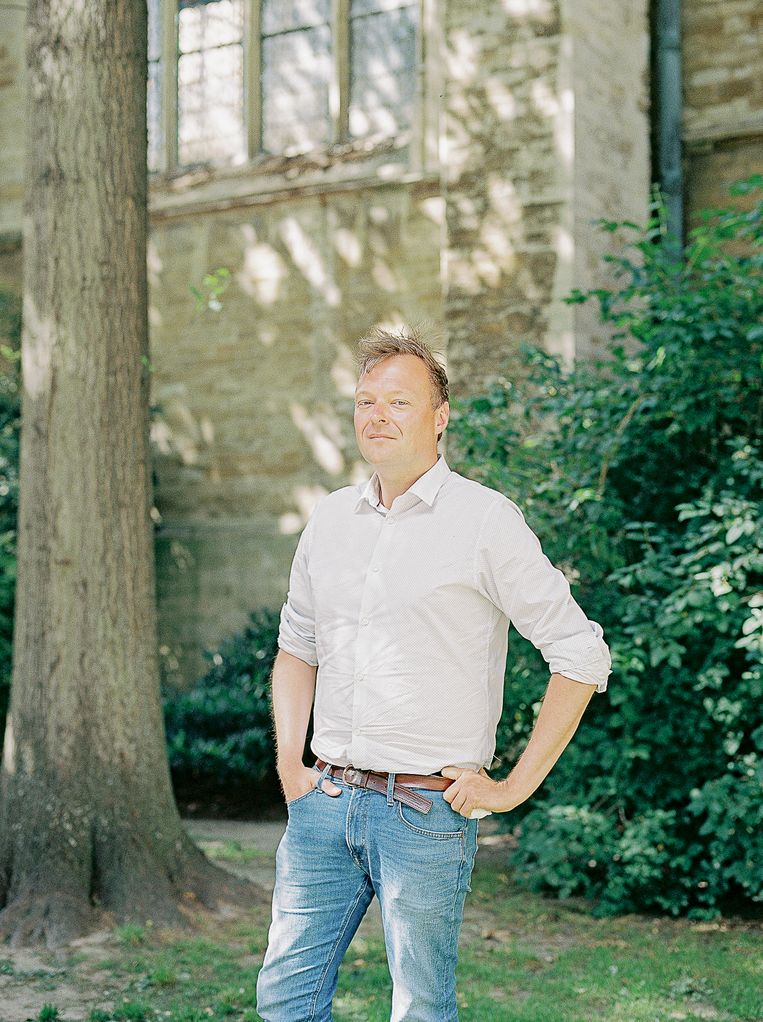 ‘Tien jaar geleden lazen onze kinderen op tien­jarige leeftijd 40 procent meer dan vandaag. Er gaat echt te veel tijd naar andere dingen.’ Beeld Jules Emile