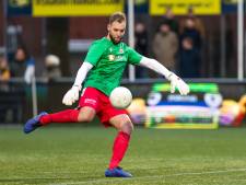 Kozakken Boys pakt punt bij Spakenburg na roerig slot met rode kaart en veldspeler op doel