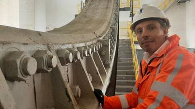 Een kijkje ónder de Haringvlietbrug: ‘Alsof we hier een Zwitsers horloge aan het maken zijn’