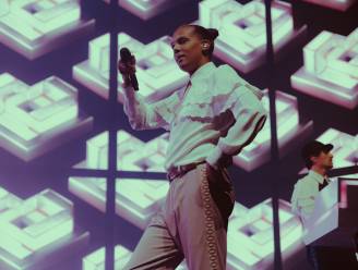 RECENSIE. “Een verrassend persoonlijke show”: Stromae start in ‘Paleis 12' ongeziene concertreeks