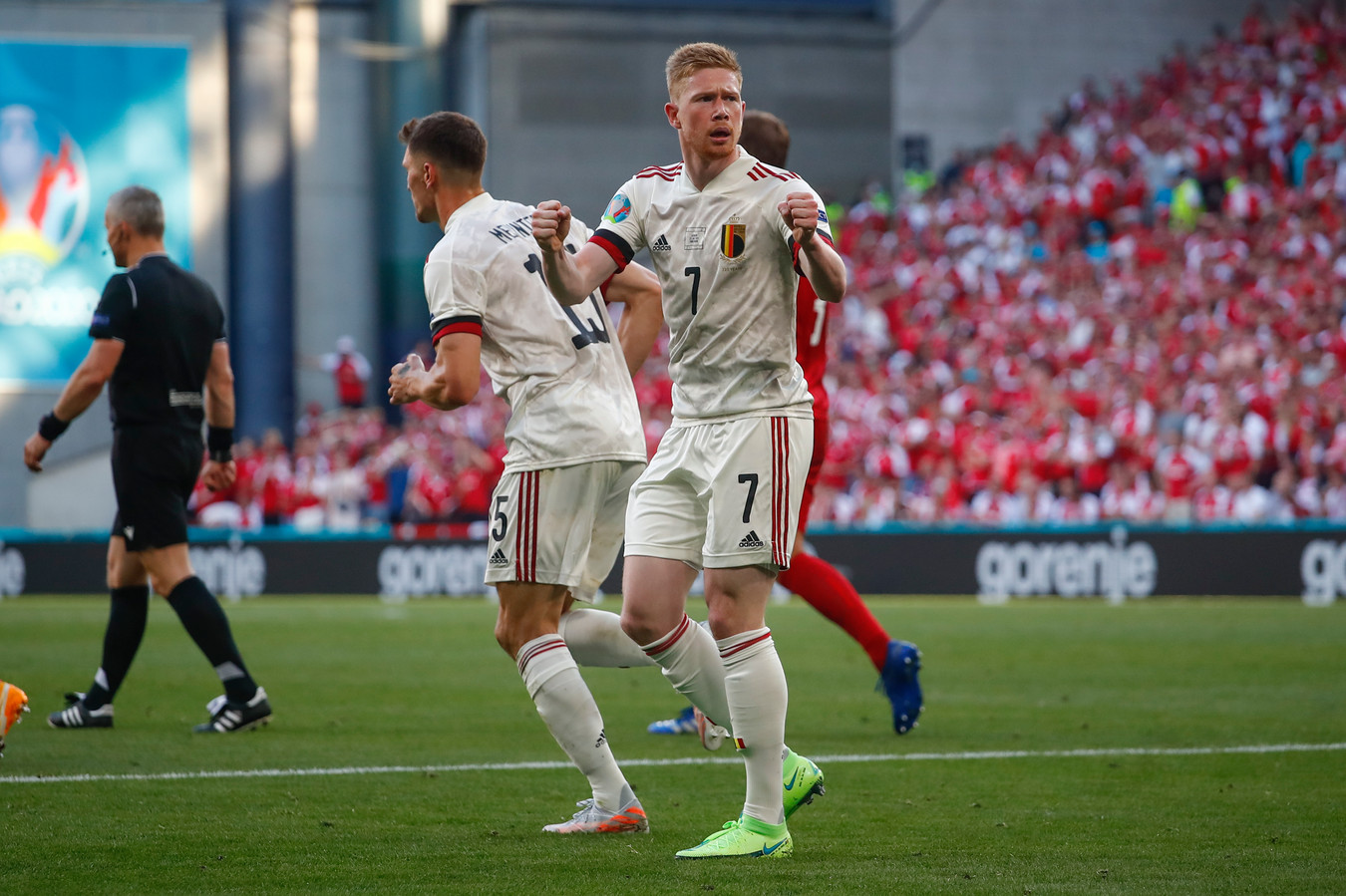 Евро 2020 по футболу. Евро бельгия сегодня. Евро-2020 – бельгия. Футболисты сборной дании 2021. Чемпионат европы 2012 финал.