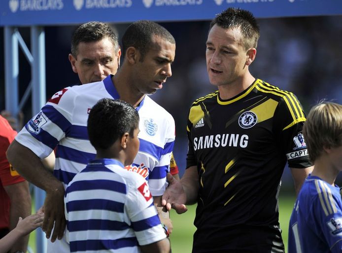 Anton Ferdinand weigerde nadien de hand van John Terry in een duel tussen QPR en Chelsea.
